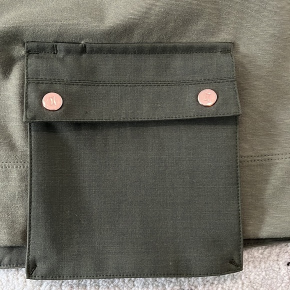 Kit and Ace green sleeveless top with pockets - Picture 6 of 7